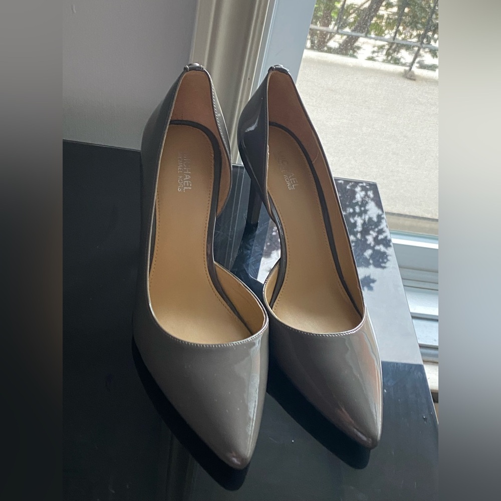 Michael Kors Gray Patent Leather Pointed-Toe Pumps